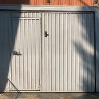 Porta Basculante Garage (Con Porta Pedonale)