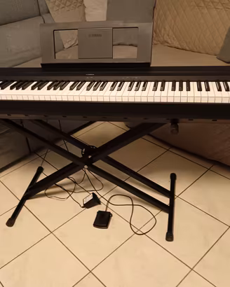 Tastiera Yamaha P45 usata supporto incluso,