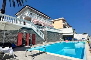 Appartamento di 180 m² con 3 locali e box auto a S