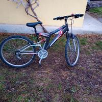bicicletta Mountain bike 
