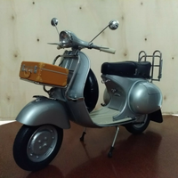 Modellino in scala 1:3 di VESPA 150 GS del 1956
