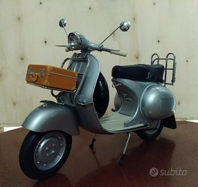 Modellino in scala 1:3 di VESPA 150 GS del 1956