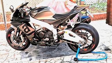 Aprilia rsv4 r
