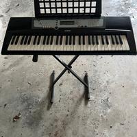 Pianola PSR E213