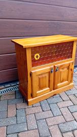 armadietto stile baita