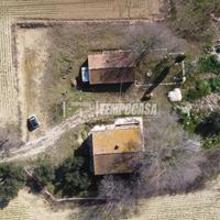 CASALE CON STRUTTURA RIFATTA! 194 mq!