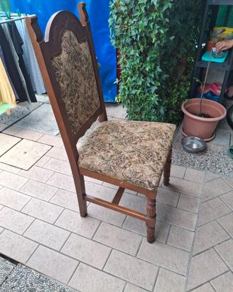Sedie 5 pezzi (10 euro al pezzo)