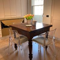 TAVOLO ALLUNGABILE CON GAMBA TORNITA