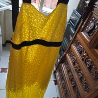 abito lungo con spacchi