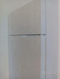 Frigorifero Smeg con congelatore