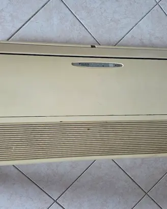 climatizzatore a pavimento Daikin 12000 BTU