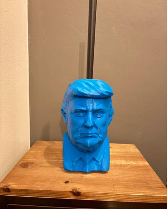 Opera d’arte riproduzione busto Trump