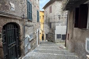 2 LOCALI A PALIANO
