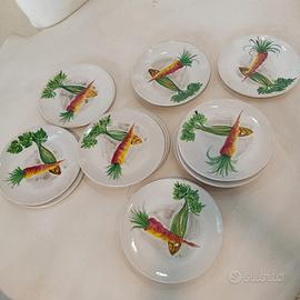 16 Piatti In Ceramica Dipinta Tema Vegetale '60
