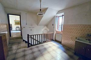 2 LOCALI A SALISANO