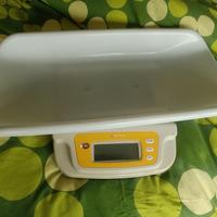 bilancia pesa neonati