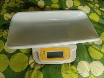 bilancia pesa neonati