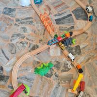 Pista treno in legno