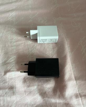 Cavi per telefoni tipo-c micro-usb e alimentatori