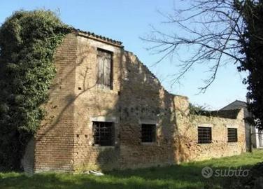 Immobile in asta di 574 m² con 1 locale a Castelba