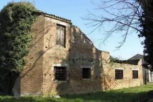 Immobile in asta di 574 m² con 1 locale a Castelba