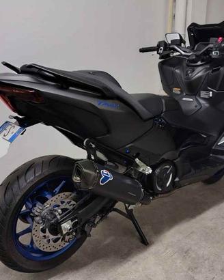 Tmax 560 2025