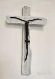 CROCIFISSO DA PARETE IN FERRO BATTUTO