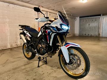Honda Africa Twin 1000 tricolor