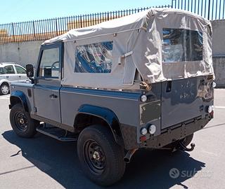 Defender 90 Soft Top 200 TDI