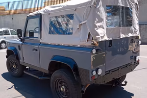 Defender 90 Soft Top 200 TDI