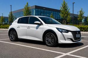 PEUGEOT 208 motore elettrico 136 CV 5 porte Allure