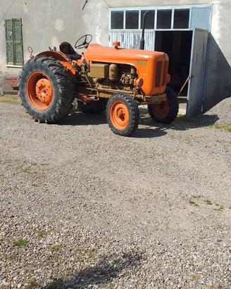 trattore agricolo