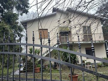 Immobile in asta di 424 m² con 5 locali e box auto