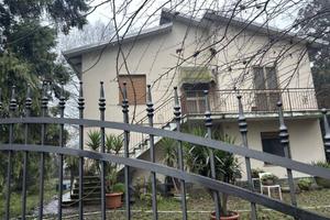 Immobile in asta di 424 m² con 5 locali e box auto