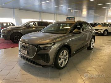 Audi Q4 e-tron 40 Business Advanced Adaptive Telec