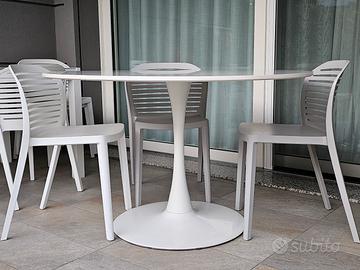 Tavolo tondo tipo Saarinen di design, 120 cm diam
