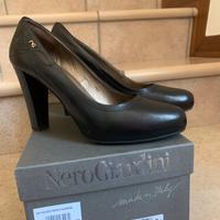 Scarpe con il tacco in pelle