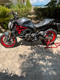 Ducati monster 821
