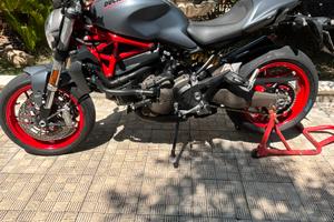 Ducati monster 821