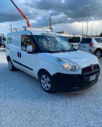 FIAT DOBLO' SEMINUOVO