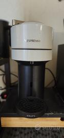 Nespresso Vertuo Pop seminuova + 80 capsule – 70 €