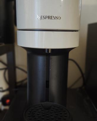 Nespresso Vertuo Pop seminuova + 80 capsule – 70 €