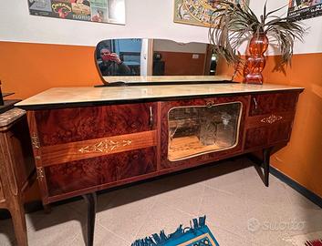 Mobile bar anni ’50 vintage con vetrina interna