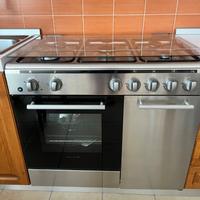 Cucina e 6 Sedie