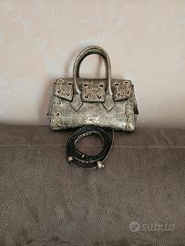 Borsetta in pelle dorata 