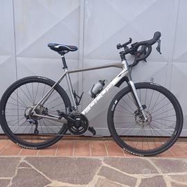 Bici Gravel uomo pedalata assistita