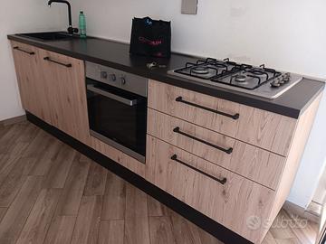 cucina Lunghezza  270 cm, 250 euro