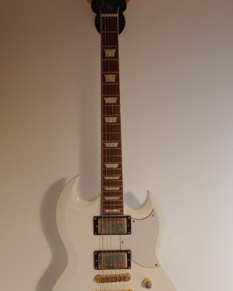 Chitarra elettrica + tracolla in pelle + custodia