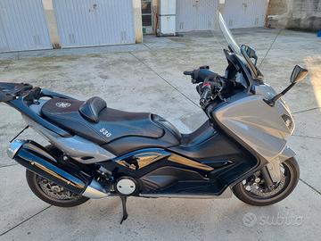 TMAX   530  30000 KM ,DEL 2014, TUTTO ORIGINALE .