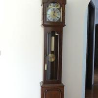 Orologio a pendolo a colonna